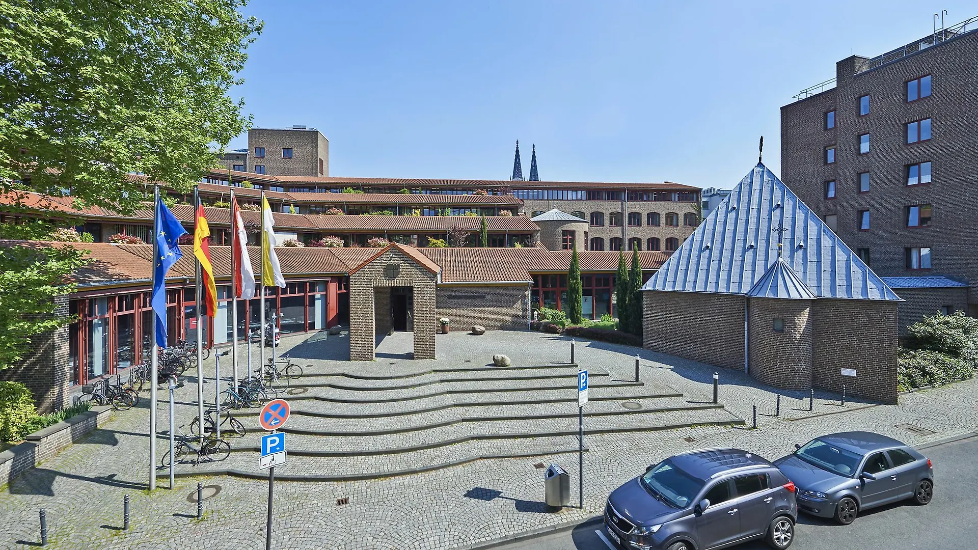 Maternushaus contacts